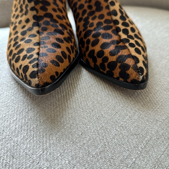 $550 Ulla Johnson Lola Leopard Stiletto Ankle Boots Calf hair Pointed Toe Size 7 - Picture 6 of 8